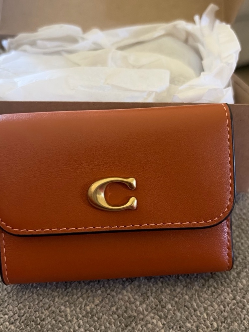 Coach NWT TOFFEE Essential card Holder